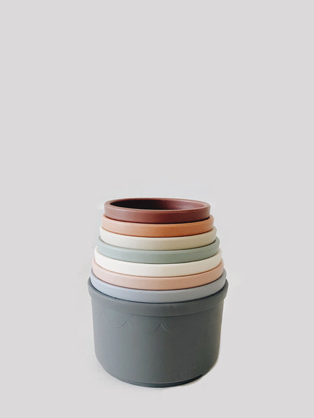 L+L STACKING CUPS